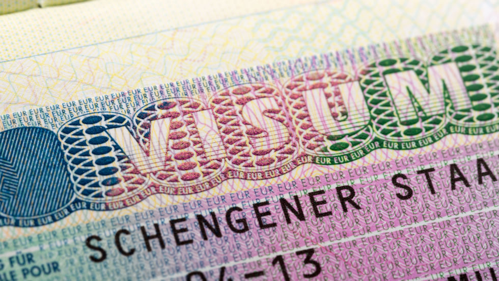 شكل الفيزا لألمانيا بعض وضعها على الجواز الطالب في السفارة الألمانية