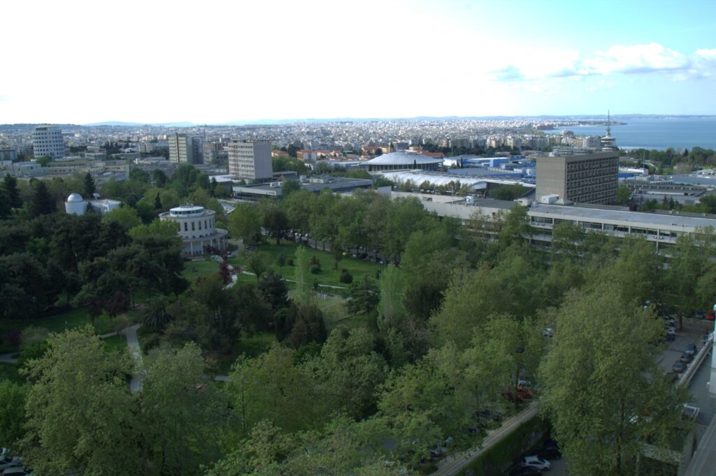 لقطة لجامعة أرسطو من الأعلى